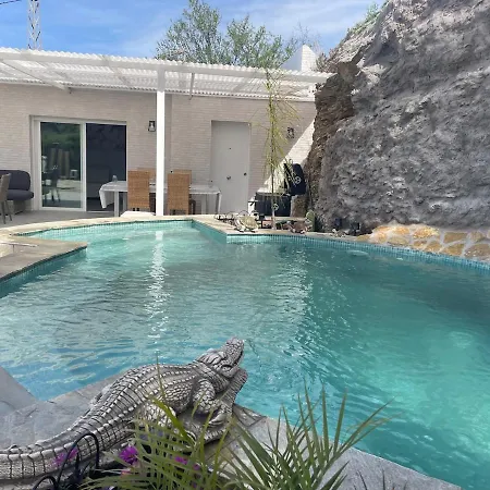 Casa Blanca Apartment Guaro